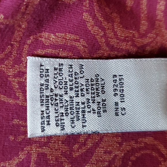 Catherines 3X Burgundy short sleeve scoop neckline with Gold outline of flowers - Picture 6 of 7